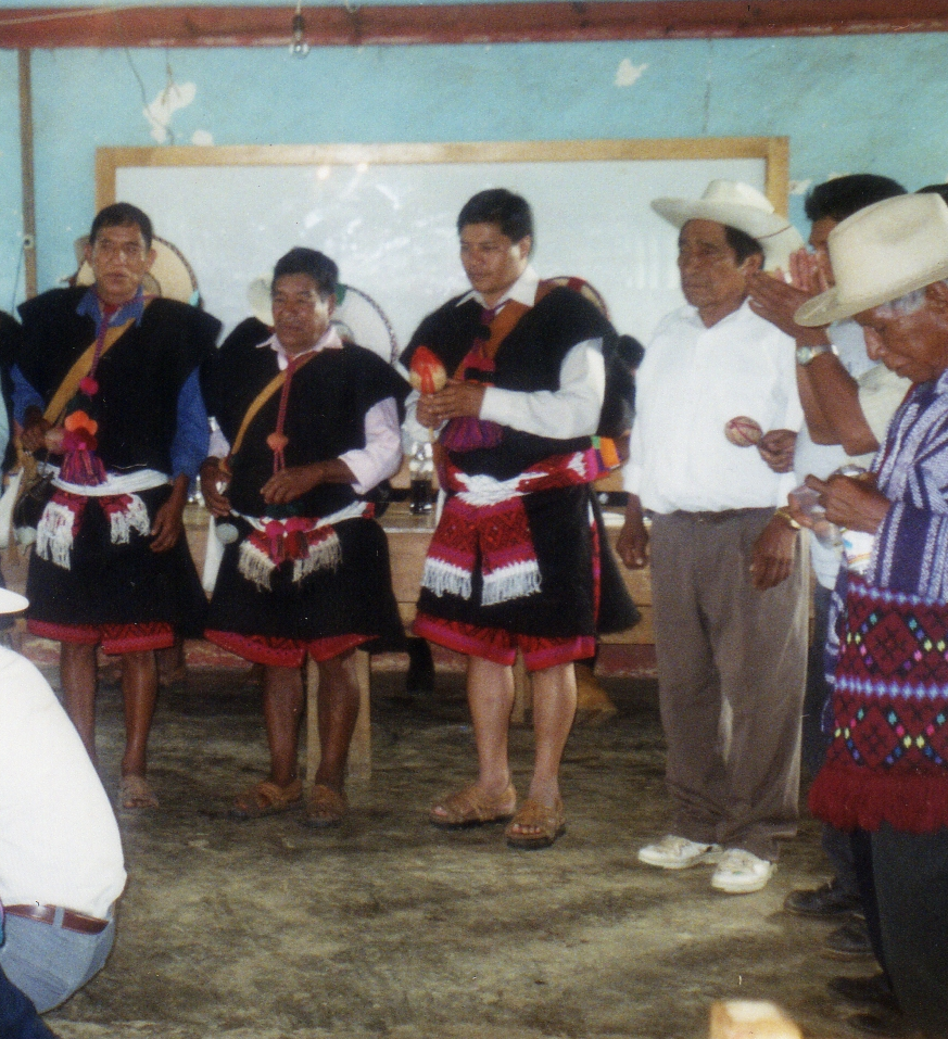 Imagen: Juicio en Tenejapa, Chiapas. Foto de Rubén Orantes