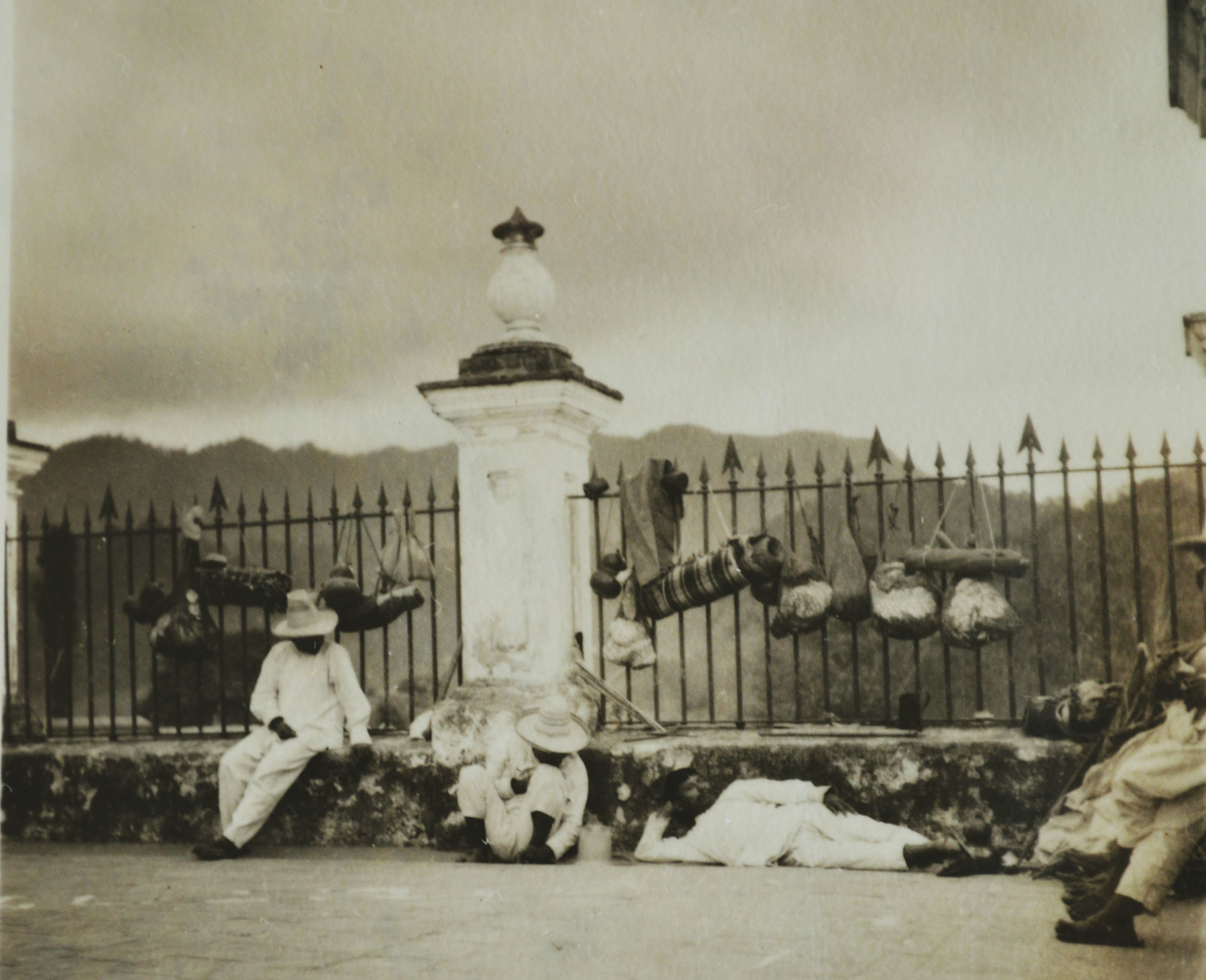 Imagen: Esquipulas, Guatemala, de C. B. Waite. Colección fotográfica de University of Texas at Austin.